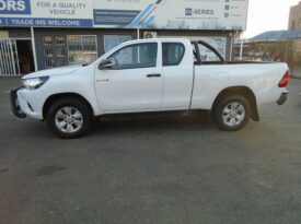 2017 TOYOTA HILUX 2.4 GD-6 E/CAB FOR SALE IN BOKSBURG